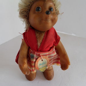 Steiff hedgehog porcupine girl miniature   madeGermany 2407