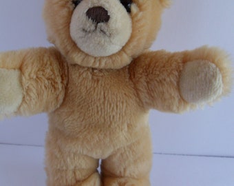 Steiff bear Teddy Molly small   button flag made in Germany 2527