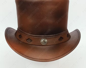 Handgemachter Steampunk Viktorianischer Hut aus braunem Leder mit Messing Beschlägen