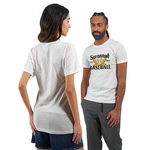 クラシックなサバンナベースボールTシャツ - レトロな風合い、快適なユニセックスフィット、夏の必需品
