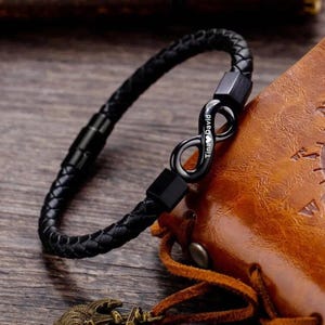 Aangepaste leren leren armband voor hem - gepersonaliseerd gegraveerd naamcadeau voor man, vriend, vader | Verjaardag, Vaderdag, Kerstmis