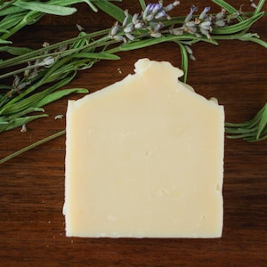 Lavender Goat&#39;s Milk & Tallow Soap Bar