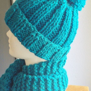 HAND KNIT HAT - turquoise pom-pom