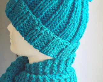 HAND KNIT HAT - turquoise pom-pom