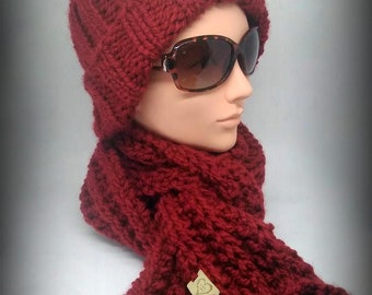 HAND KNIT SCARF - red ruffle