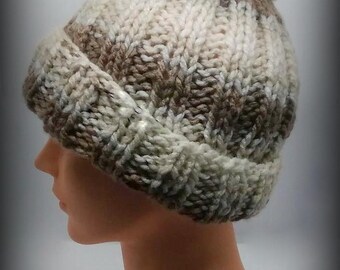 HAND KNIT HAT - cream, brown pom-pom