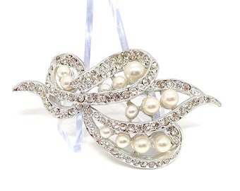 Lovely Vintage Faux Pearl and Crystal Chaton Rhinestone Brooch