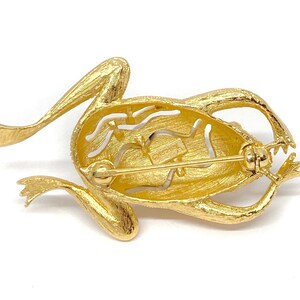 Broche grenouille dorée texturée et brillante TRIFARI vintage image 7