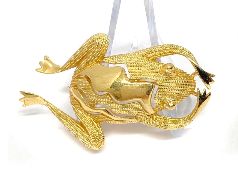 Broche grenouille dorée texturée et brillante TRIFARI vintage image 6