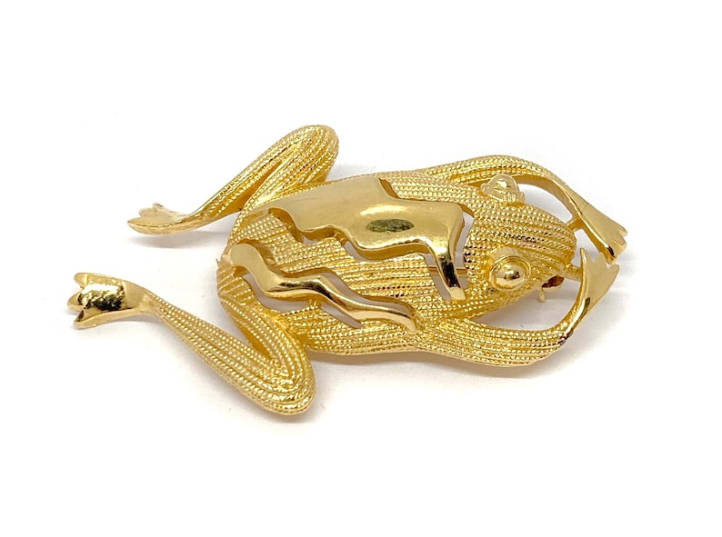 Broche grenouille dorée texturée et brillante TRIFARI vintage image 4