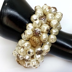 Vintage Creamy White Baroque Faux Pearl and Gold-Tone Filigree Bead Stainless Steel Expansion Bracelet