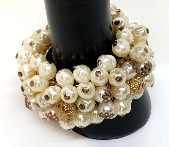 Vintage Creamy White Baroque Faux Pearl and Gold-… - image 3