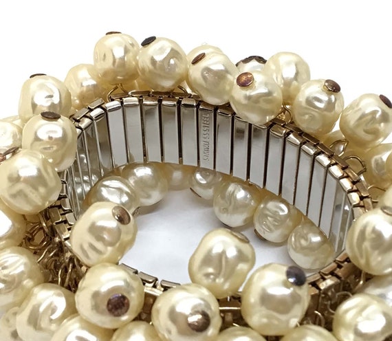 Vintage Creamy White Baroque Faux Pearl and Gold-… - image 5