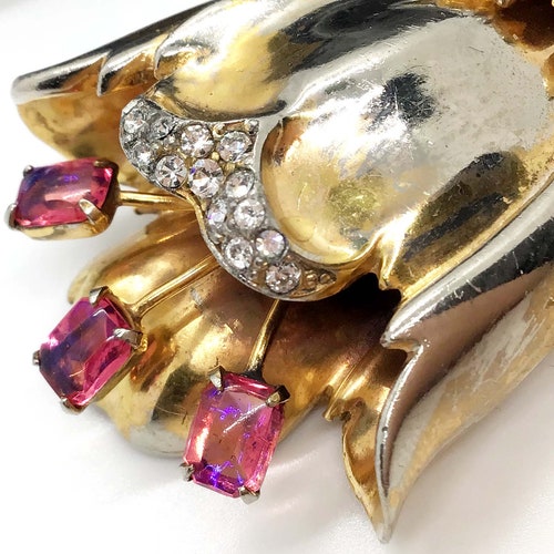 REJA Signed Dragon’s Breath Octagon Cabochon shops and Crystal Clear Rhinestone Gold Tone Lily Floral Brooch