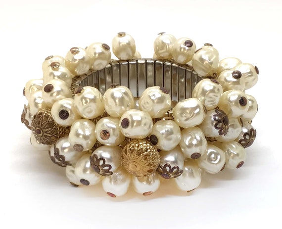 Vintage Creamy White Baroque Faux Pearl and Gold-… - image 1