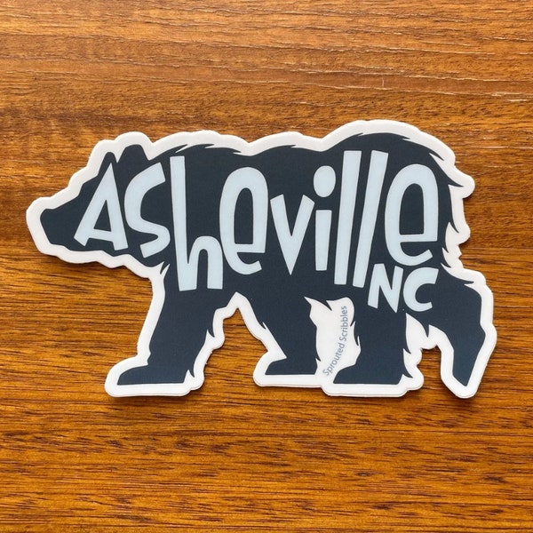 Imán de Asheville – Oso de viaje NC de 4 pulgadas – Recuerdo decorativo de viaje para refrigerador Carolina del Norte