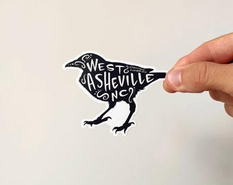 Autocollant d'Asheville Ouest | DIMENSIONS DU VÉHICULE | Corbeau noir | Chemin Haywood | Vinyle résistant aux intempéries | Longueur 4 pouces