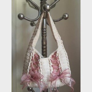 Vintage häkeln Bogen Tasche, Frau Umhängetasche, häkeln handgemachte Tasche, Minimalist Tasche, Geschenk für Mutter, Ostern Geschenk, Sommer Strandtasche