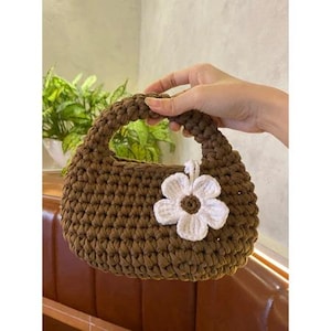 Handgemachte gehäkelte Eiertasche, Baumwollgarn Mini Einkaufstasche, süsse Eitasche mit Blumenanhänger, Baumwoll-Hobo-Handtasche, Geschenk für sie, gehäkelte Handtasche