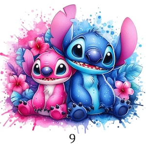 Può includere: Illustrazione ad acquerello di due personaggi dei cartoni animati, uno rosa e uno blu, con grandi occhi e orecchie distintive. Sono circondati da schizzi di vernice rosa e blu, fiori tropicali e fogliame. Il numero "9" è in basso.