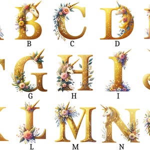 Può includere: Una collezione di lettere dorate dalla A alla O, ognuna adornata con un unicorno e dettagli floreali. Le lettere sono impreziosite da un effetto glitterato e gli unicorni hanno corna dorate. Le composizioni floreali presentano fiori rosa, blu e gialli.