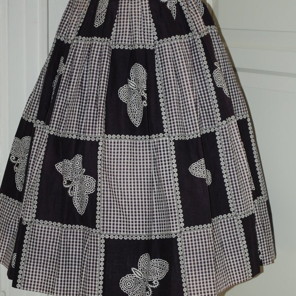 VINTAGE 50s Novelty Print Full Swing Skirt, Black and White, Butterflies, Cotton, Size S/M, 26" waist