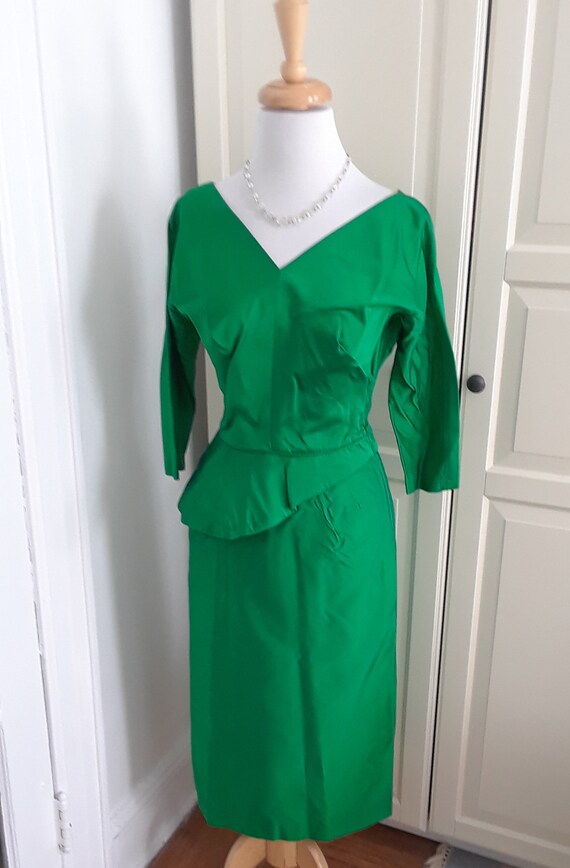 emerald green 50s dress