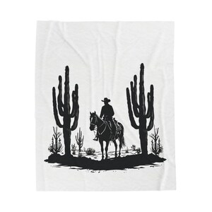 Cowboy Cactus Plush Blanket, Cozy Throw for Western Lovers, Perfect for Home Decor, Rustic Gift for Any Occasion, Warm Comfort in Style