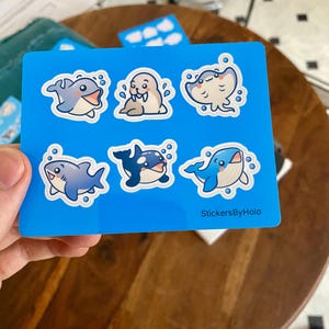 Niedliche Meerestiere Sticker – Delfine, Robben, Wale & Rochen!