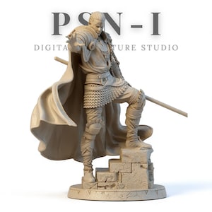 Puede incluir: Figura beige detallada de un guerrero con armadura, capa y botas, sosteniendo una espada. La figura posa sobre una plataforma de piedra con escalones. El texto "PSN-I DIGITAL FIGURE STUDIO" está en la parte superior.