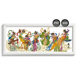 Puede incluir: Una obra de arte de punto de cruz enmarcada que representa a siete mujeres con vestidos fluidos, cada una tocando un instrumento musical. Las mujeres están representadas con cintas que fluyen y patrones de nubes. La obra está en un marco blanco.