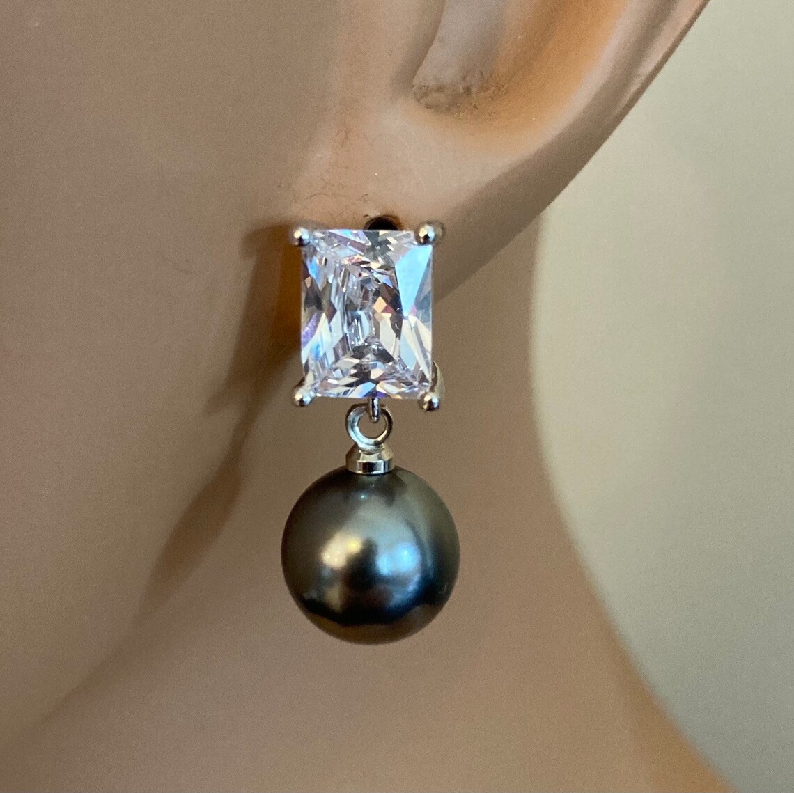 Dark grey pearl earrings Clearance