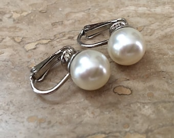 Pearl Clip On Earrings made with Swarovski Pearls in White or Cream Ivory in Gold or Silver  choice of color bridal wedding clip on backs