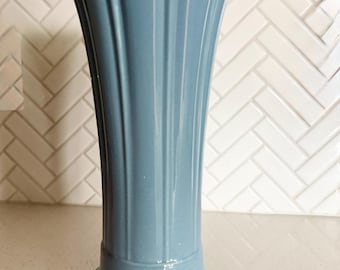 Periwinkle Medium Vase, P86 Fiestaware