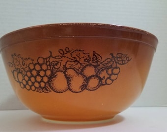 Vintage Pyrex Mixing Bowl: Old Orchard Pattern, 2.5 Qt