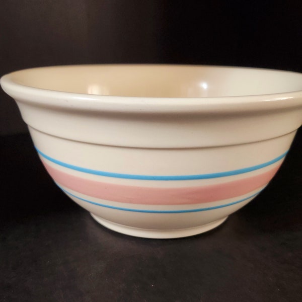 Mixing Bowl Round Vintage Striped 1940's Banded pottery #108 USA 8" size Excellent Condition Giftable