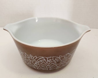 Pyrex Round Casserole dish Brown and White Woodland Pattern Glass 1 Qt. Size Very nice Mid Century Mod