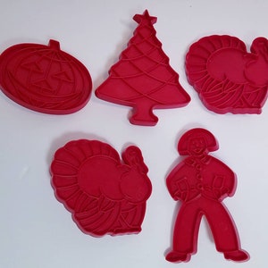 Tupperware Group of 5 Plastic Red Holiday Christmas Cookie Cutters  USA