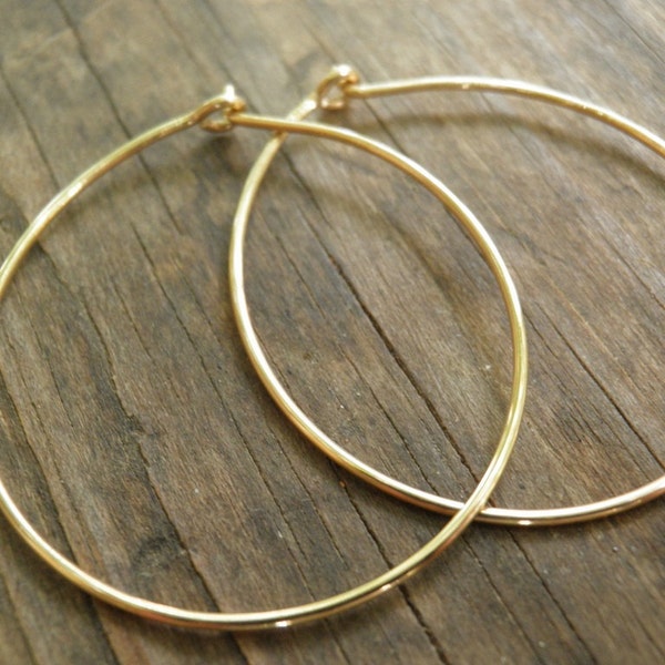 Orecchini di grandi dimensioni, cerchi d'oro, cerchi semplici e lavorati a mano grande, cerchi riempiti d'oro da 14k, orecchini Light Hoop, delicati orecchini A hoop