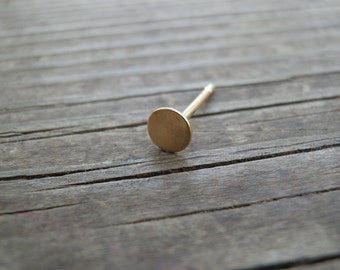 Single Gold Stud Earring,3mm 4mm 7mm Hammered or Smooth Matte Flat Round 14k Solid Gold Post Earring, Unisex Gold Jewelry, one tiny men stud