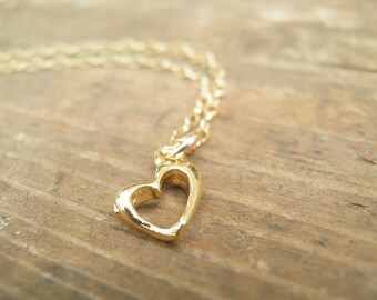 Valentine's Gold Necklace Nostalgic Tiny Gold Heart Necklace Romantic Jewelry Statement Gold Necklace 14k Gold Filled Gift For Her