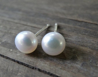 Dainty Pearl Stud Earrings, Boho Wedding Jewelry, Bridesmaid Pearl Stud Earrings, Sterling Silver Pearl Post Earrings,Classic Pearl Earrings
