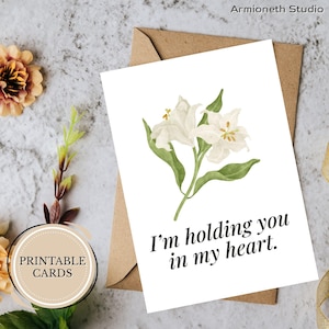 Carte de sympathie imprimable - « Je vous tiens dans mon coeur » - Motif minimaliste en fleurs de lys pour un confort silencieux et un soutien en cas de deuil