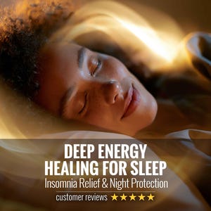 Könnte beinhalten: Eine Person mit lockigem Haar schläft friedlich auf einem Kissen, umgeben von einem warmen goldenen Schein. Der Text lautet: DEEP ENERGY HEALING FOR SLEEP, Insomnia Relief & Night Protection, customer reviews, gefolgt von fünf gelben Sternen.