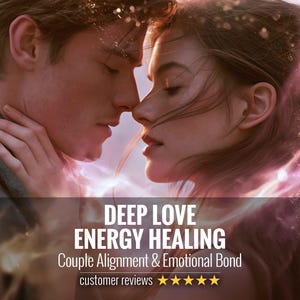 Puede incluir: Una pareja con las frentes tocándose, rodeada de un suave resplandor etéreo rosa y morado. El texto dice: DEEP LOVE ENERGY HEALING, Couple Alignment & Emotional Bond, customer reviews, seguido de cinco estrellas amarillas.