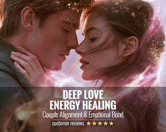 Può includere: Una coppia con le fronti che si toccano, circondata da un soffuso bagliore etereo rosa e viola. Il testo recita: DEEP LOVE ENERGY HEALING, Couple Alignment & Emotional Bond, customer reviews, seguito da cinque stelle gialle.