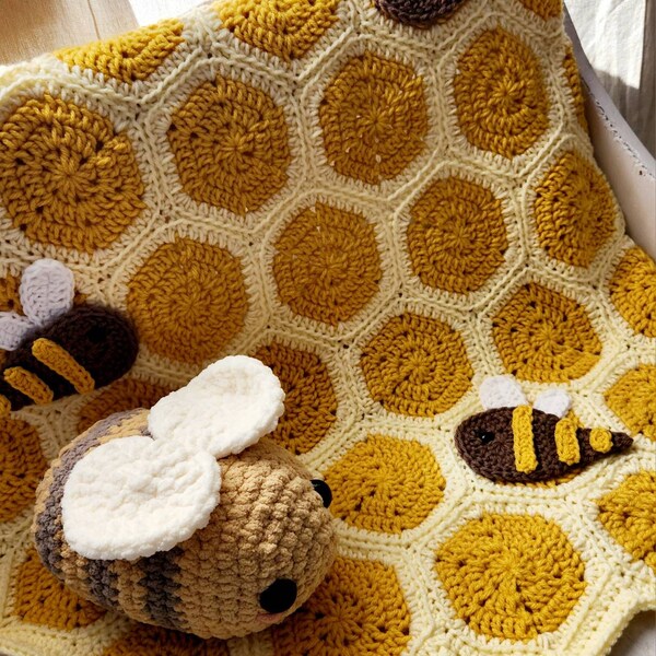 Hand Crocheted Baby Bumble Bee baby blanket throw