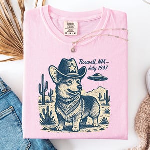 Roswell Corgi Cowboy Shirt UFO Alien Tee for Dog Lovers Funny Western Corgi T-Shirt Gift, Retro Southwest Style Shirt Dogful DogMom Corgeek