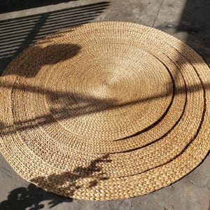 Hand Woven Water Hyacinth Round Rug | Natural Woven Seagrass Carpets for Home Decor | Hand Braided Area Rug | Rustic Style Straw Floor Mat