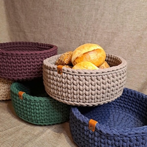 Kleine gehäkelte körbchen